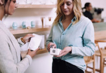 Czy kosmetyków z apteki może używać osoba z cerą mieszaną?