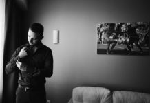 Koszule na spinki – jak je nosić? Jak wybierać spinki do mankietów?