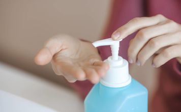 Jak zrobić płyn antybakteryjny – łatwa domowa instrukcja