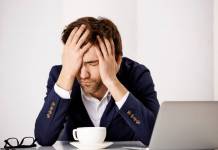 Depresja, jak z nią walczyć, co to jest, jakie ma objawy? życiowa trudność wywołana depresją