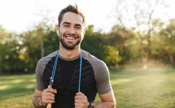 Co nosić na trening jesienią? Męska odzież sportowa na nowy sezon Co nosić na trening jesienią? Męska odzież sportowa na nowy sezon