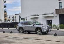 Korzyści wynikające z wynajmu krótkoterminowego aut. Wynajem krótkoterminowy samochodu