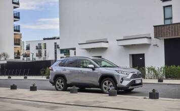 Korzyści wynikające z wynajmu krótkoterminowego aut. Wynajem krótkoterminowy samochodu