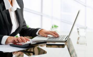 Dlaczego polskie firmy korzystają z biur rachunkowych online? Dlaczego polskie firmy korzystają z biur rachunkowych online