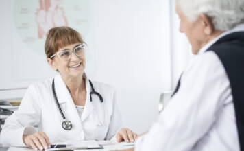 Rzeczy, które seniorzy powinni wiedzieć o pielęgnacji oczu Jak dbać o oczy w domu?