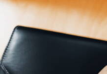 Wybór zegarka do garnituru – klasyczny czy ekstrawagancki? Wybór zegarka do garnituru - klasyczny czy ekstrawagancki?